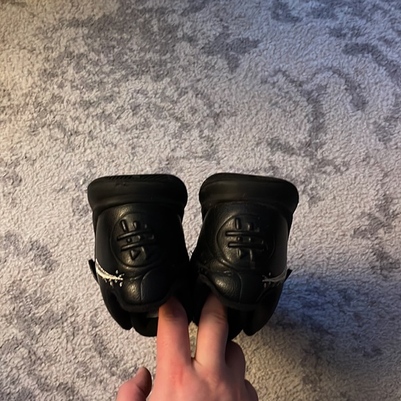 Size 8 - Nike Kyrie Flytrap 3 Black Metallic Gold 2020 - Picture 4 of 5